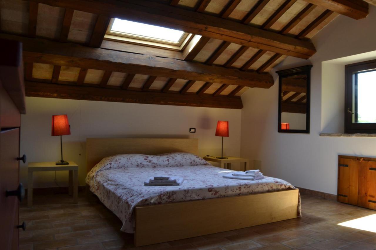 Agriturismo Forestale Luti Treia Camera foto